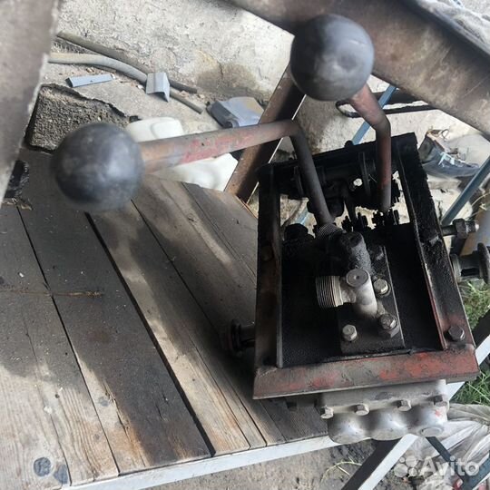 2 Распределителя на экскаватор