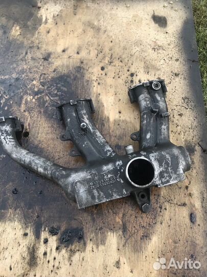 Впускной коллектор Mersedes W123