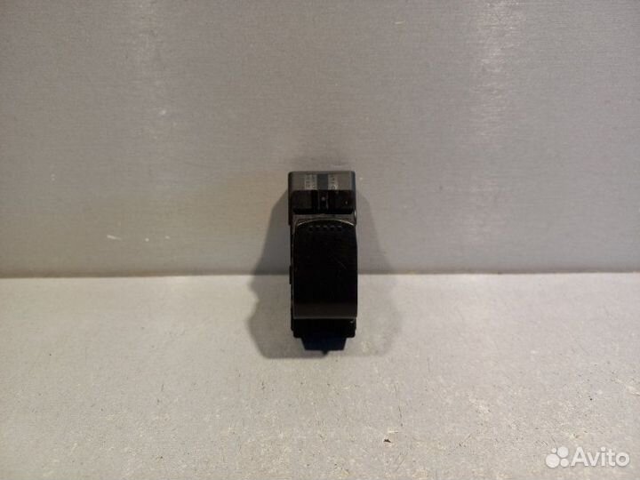 Блок управления стеклоподъемниками задний правый