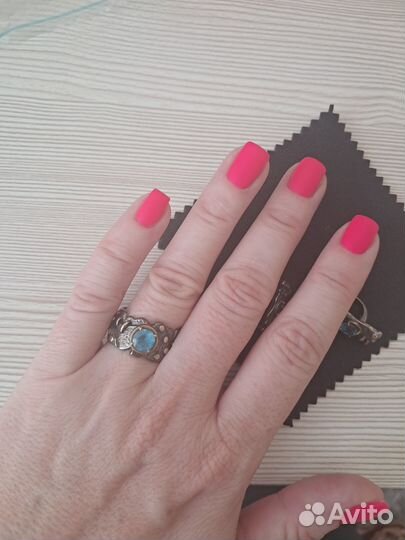 Серебряные серьги и кольцо с голубым топазом