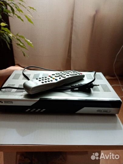 Ресивер триколор DRE-7300