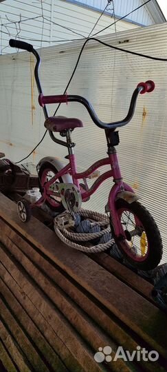 Детский велосипед с ручкой