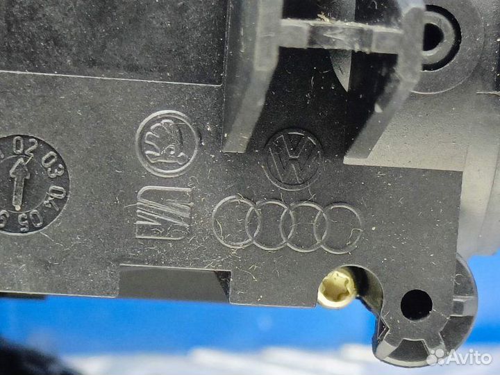 Переключатели подрулевые Audi A8 D3 3.7 BEL 2004
