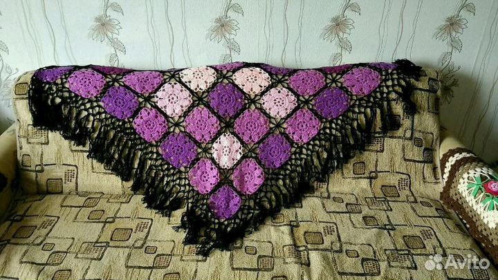 Продам шарфы, шали, детские: шапочки и сумочки