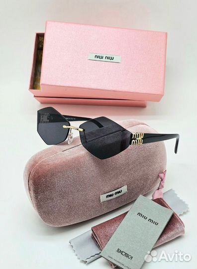 Солнцезащитные очки miu miu