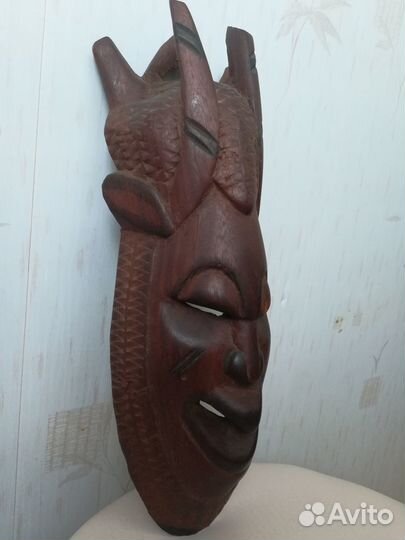 Маска из дерева Ангола
