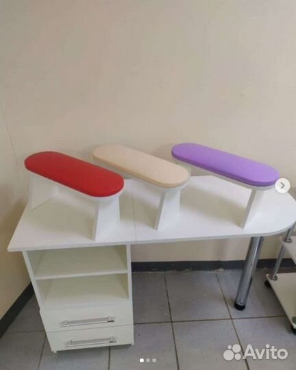 Маникюрная подставка