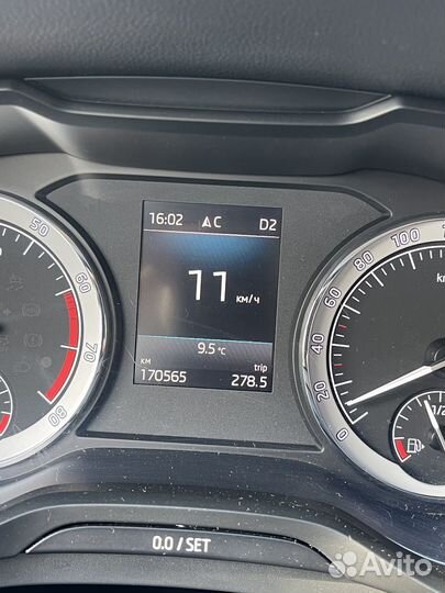 Приборная панель (maxidot) Skoda 565920750B