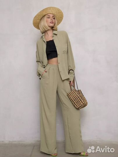 Костюм летний с брюками и рубашкой