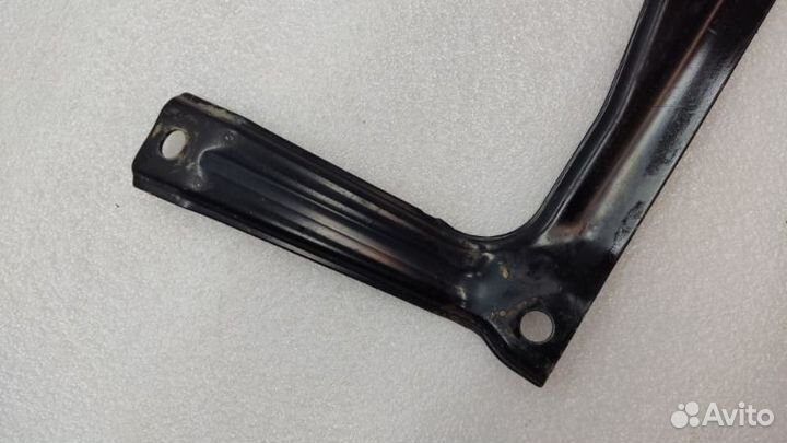 Кронштейн подрамника передний Mitsubishi Outlander