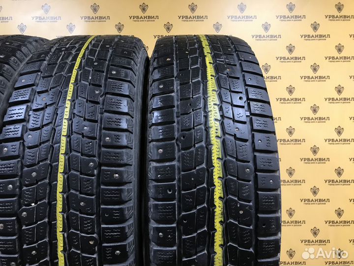 Dunlop SP Winter Ice 01 215/70 R16