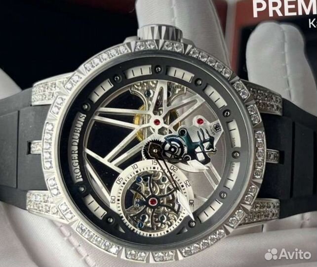 Часы Roger Dubuis