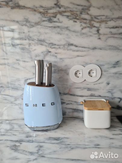 Набор ножей+подставка Smeg