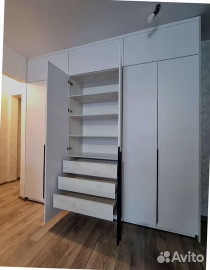 Шкаф прямой на заказ Уют сборка в Подарок