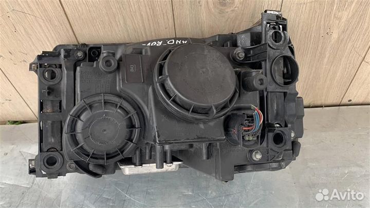 Фара правая от Land Rover Range Rover Sport 2005