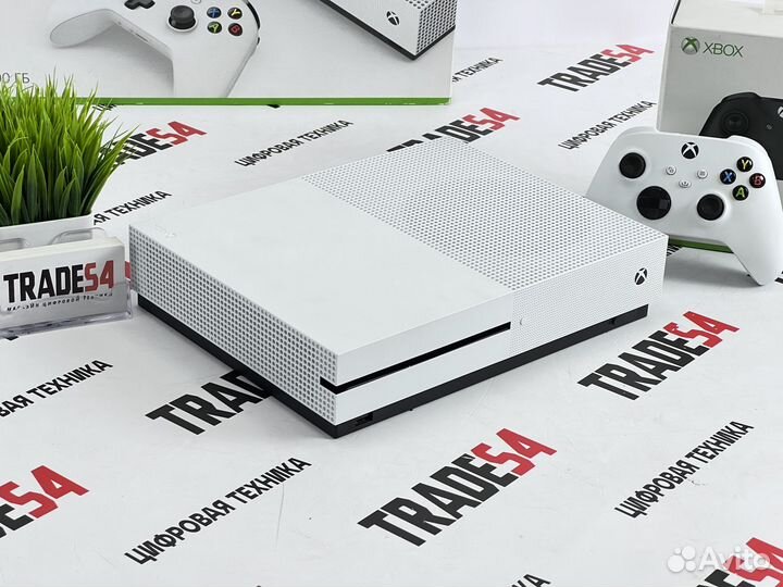 Xbox One S 2 Геймпада 500 Игр