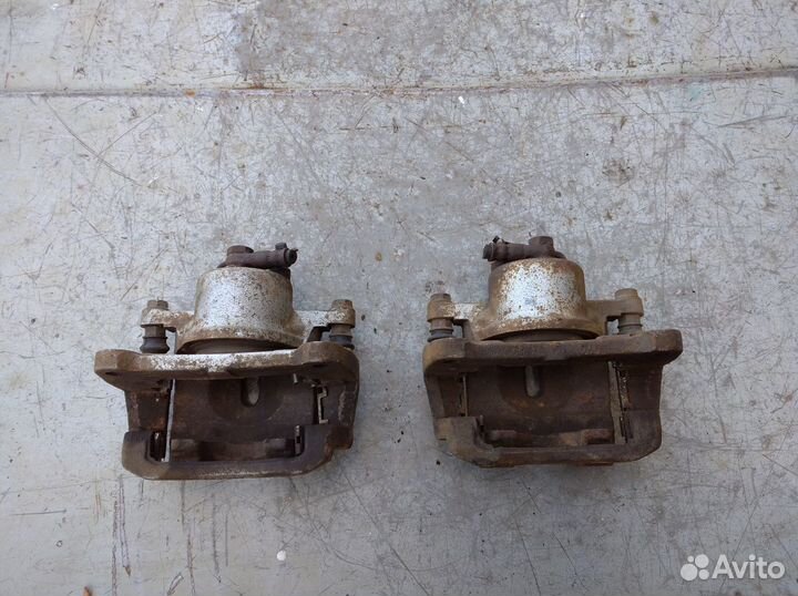 Суппорт передний правый Лифан Солано