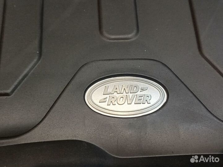 Новые передние коврики Land Rover Discovery 5