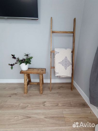 Декоративная лестница /Напольная вешалка