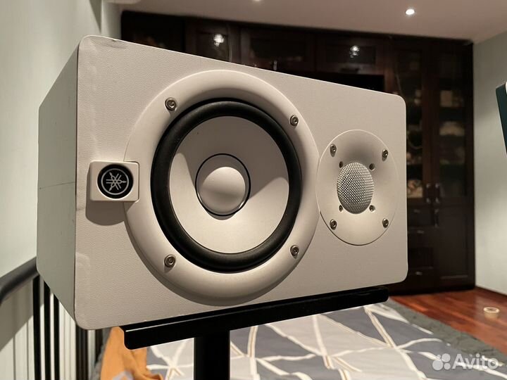 Студийные мониторы Yamaha hs5