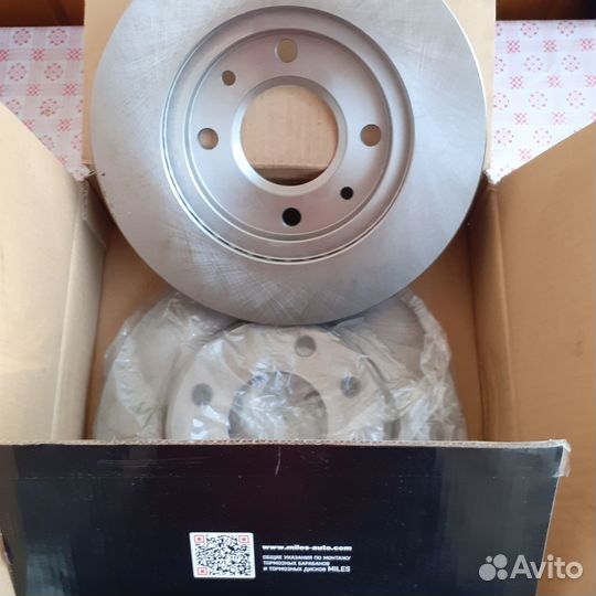 Два передних тормозных диска