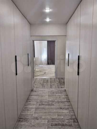2-к. квартира, 74 м², 1/10 эт.