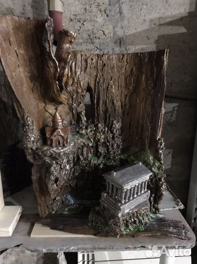 Панно из гипса на дереве