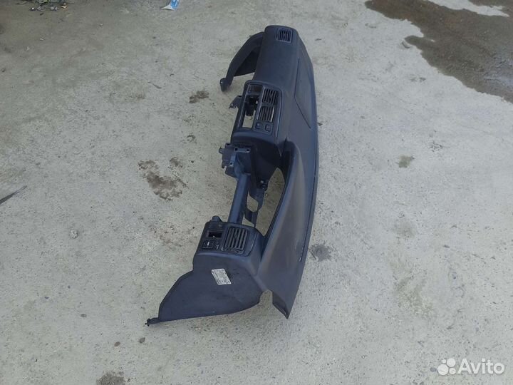 Панель приборов торпеда Тойота Спринтер 110