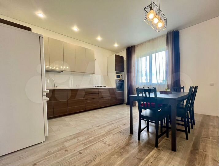 Коттедж 188,4 м² на участке 7,4 сот.