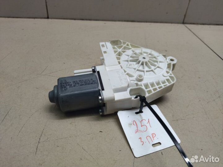 Моторчик стеклоподъемника задний правый Audi A6 C7