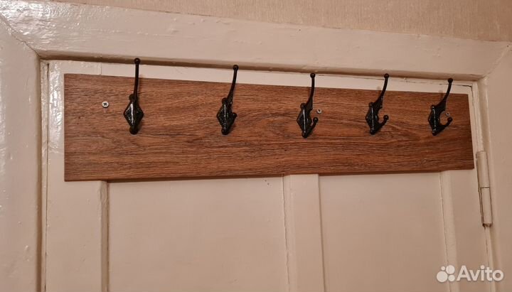 Вешалка настенная