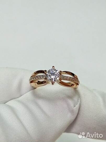 Золотое кольцо с камнем 16,5р
