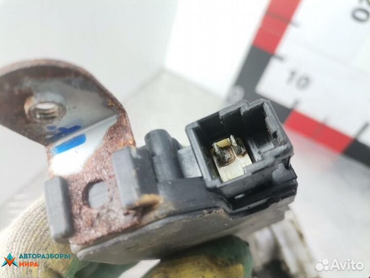 Замок двери передней правой Subaru Legacy 2 1997