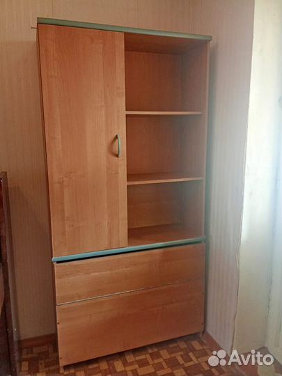 Шкаф