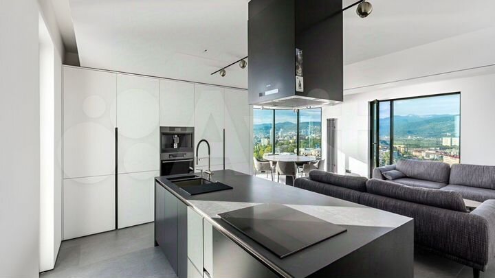 3-к. квартира, 90 м², 18/23 эт.