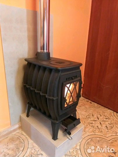 Чугунная печь-камин Бахта