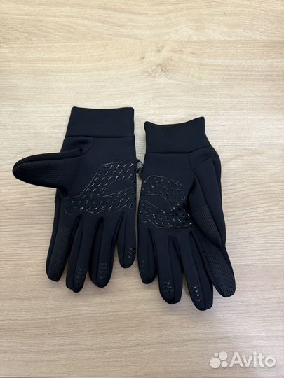 Перчатки Nike