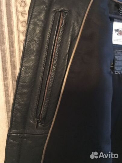 Мотокуртка кожаная женская