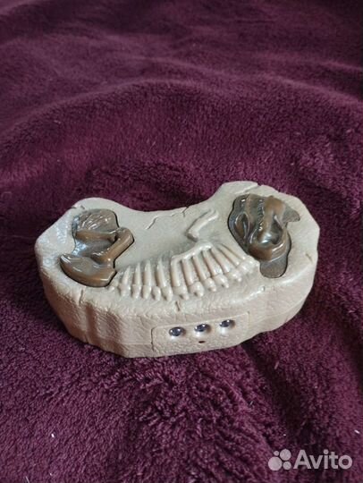 Динозавр игрушка