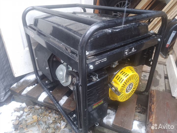 Бензиновый генератор