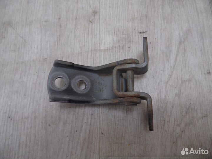 Петля двери передней правой верхняя Geely MK 2008