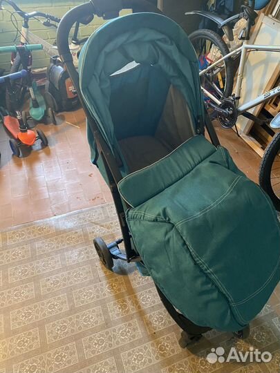Прогулочная коляска детская складная