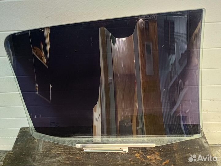 Стекло двери задней L G7 toyota Hilux (2005-2015)