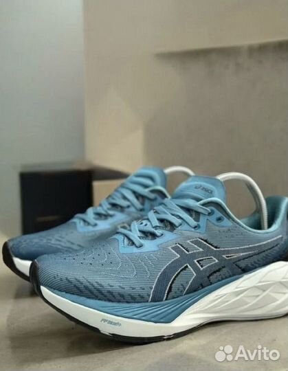 Кроссовки беговые Asics Novablast 4