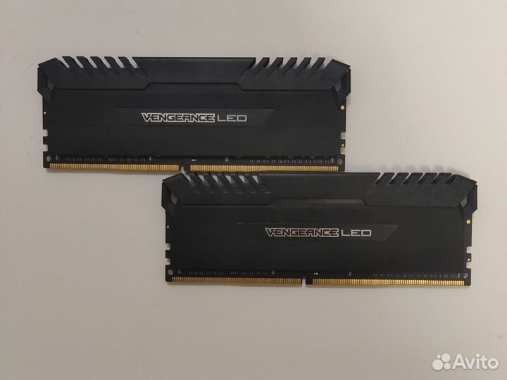 Corsair Vengeance LED 2*16 Gb ddr4