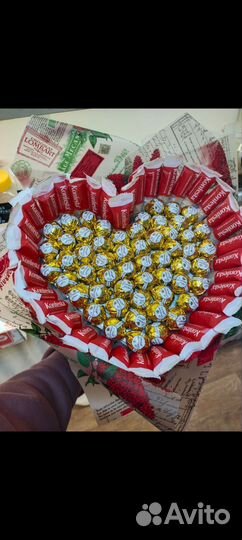 Сладкие букеты из конфет Раффаэло