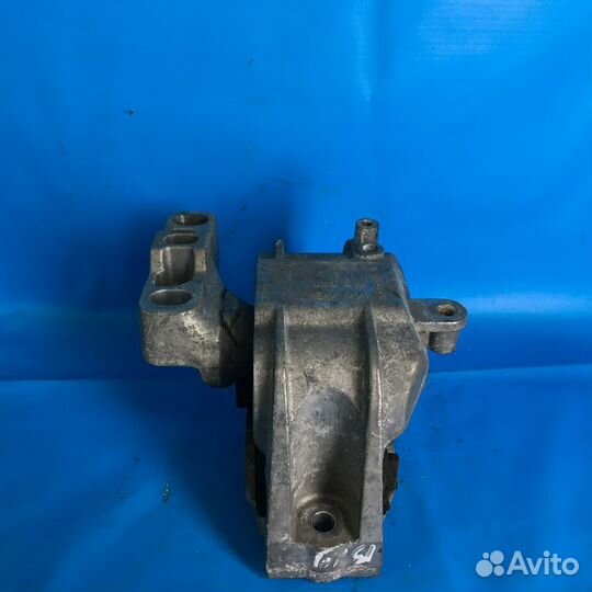 Опора двигателя (подушка) правая skoda Octavia A5