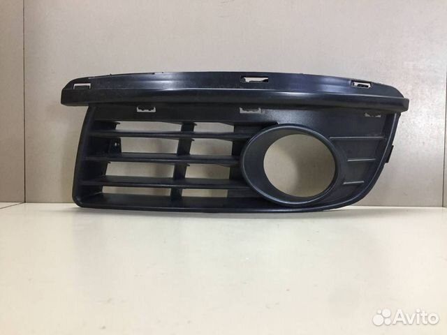 Рамка противотуманной фары левой Volkswagen Jetta