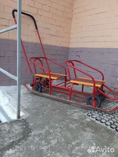 Детские санки с колесами для двойни