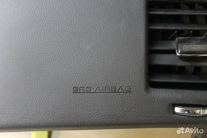 Торпедо Toyota Highlander панель приборов